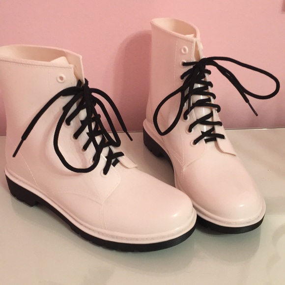 Sam Edelman Shoes - NWOT Sam Edelman White Rain Boots